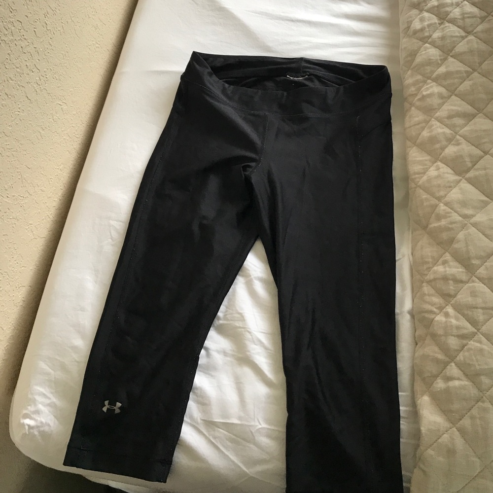 Black Capri Workout Leggings